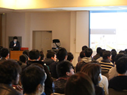 大学実習室での講義の様子